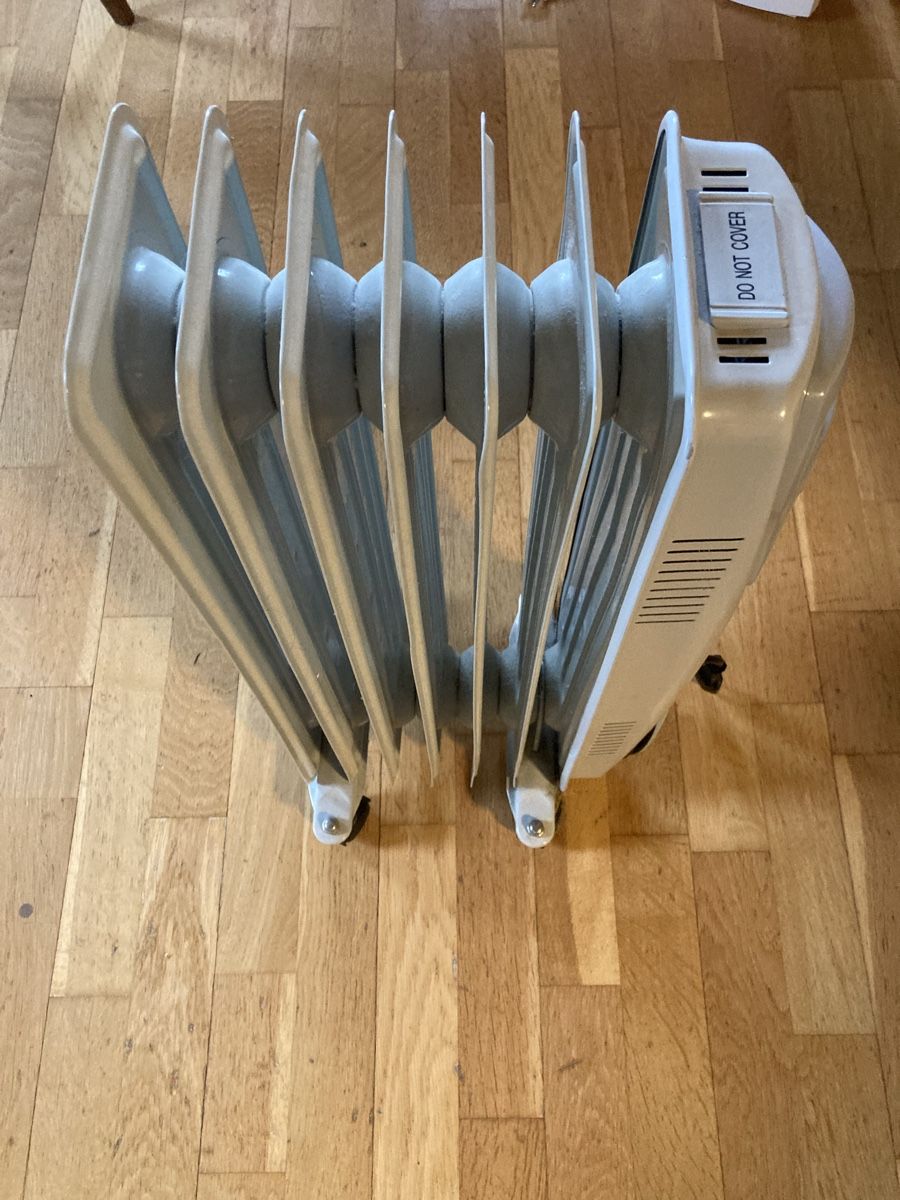 Trisa Radiatori: Tristar Heizkörper Radiator – Usato da Stäfa venduto da matrat 3