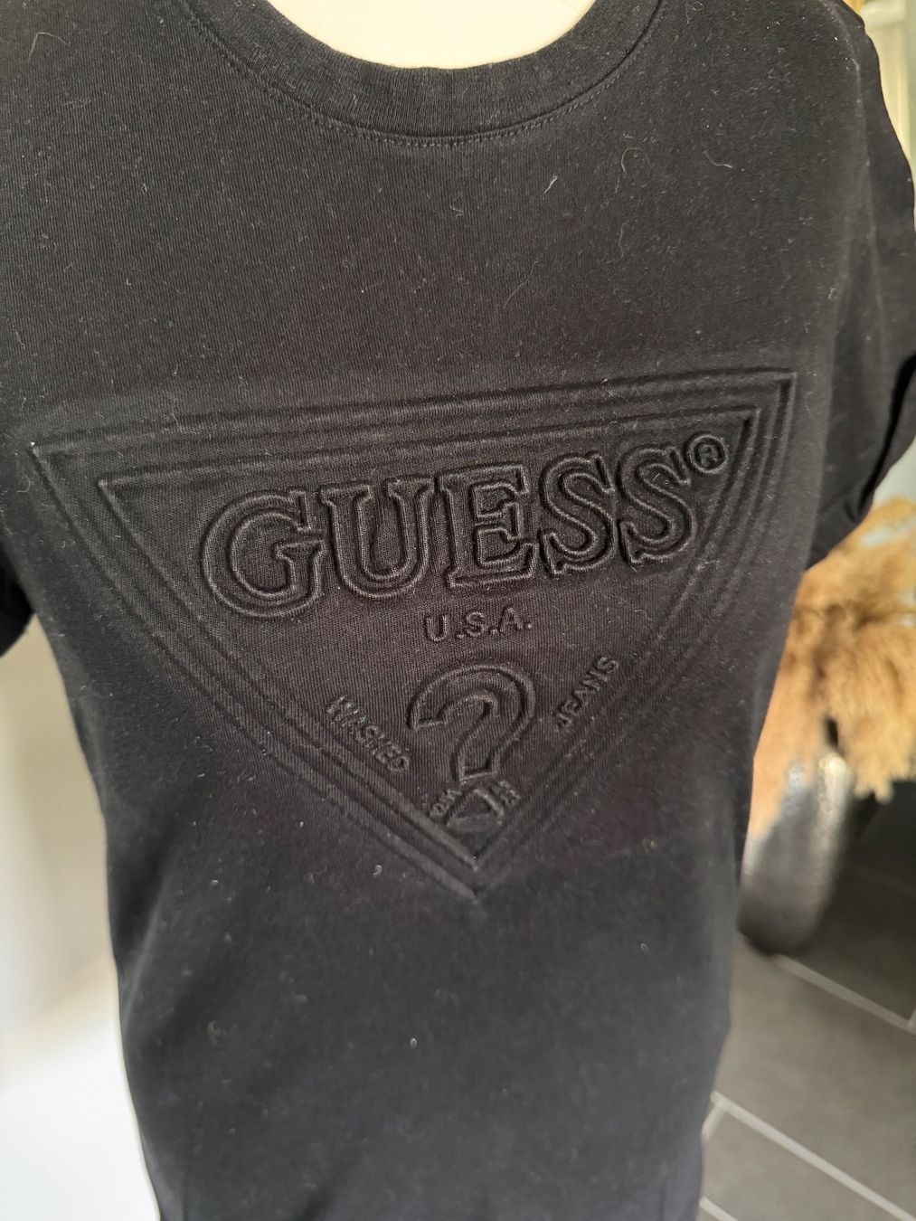 Guess T-shirt: Basic Shirt Schwarz Guess Gr. S – Usato da Rothrist venduto da Fondgruebe 3