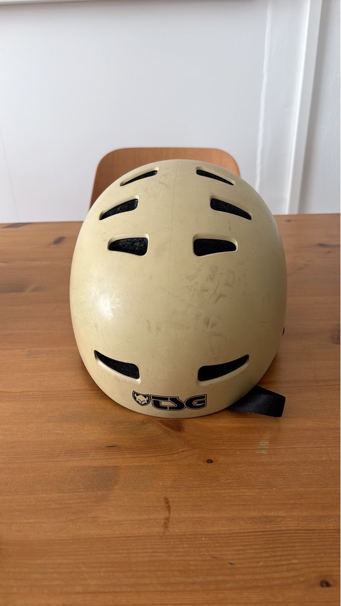 Casques: TSG Helm beige Gr. M 54-56 cm – D'occasion à Zürich par adr_f269