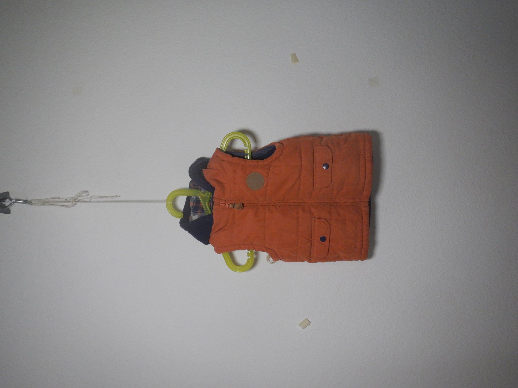 Altro abbigliamento per bambino: Orange warme Gilet – Usato da Zürich venduto da MikhaEla