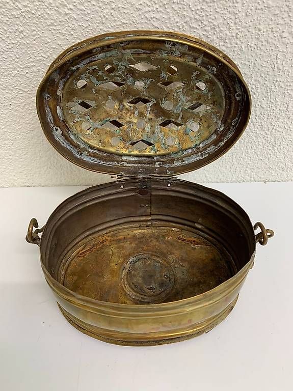 Tutte le decorazioni: Antikes Messing Stövchen Wärmer mit Holzgriff – Usato da Obernau venduto da Arche_Noah_Brocki 4
