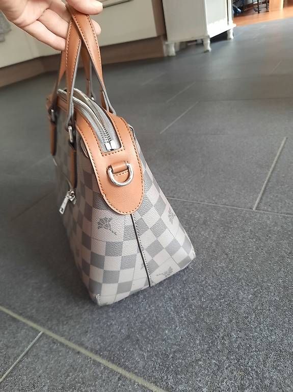 Joop Borse da donna: JOOP Damen Ledertasche neuwertig – Nuovo (secondo la descrizione) da Buchs SG venduto da miska01 3