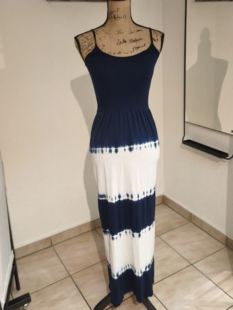 Maxikleid Atmosphere Grösse S blau-weiss