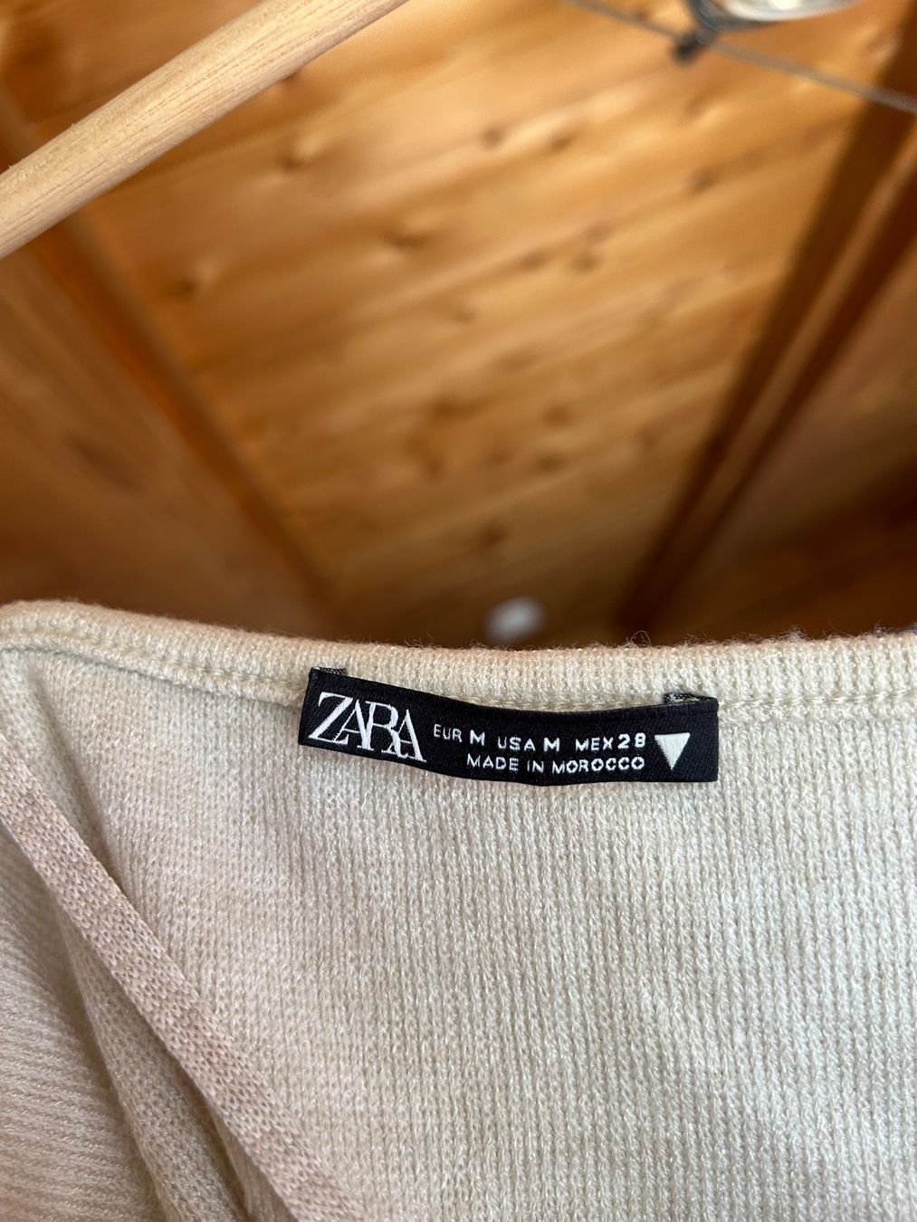 Zara Lotti di vestiti: Loungewear Set, Crop Top & Hose, Beige, M – Usato da Erlen venduto da nin_b8c6 3