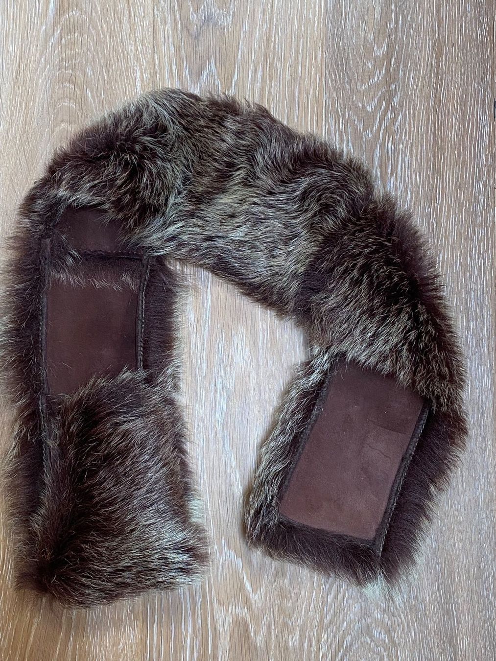 Foulard & Sciarpe: Great brown sheepskin scarf – Nuovo (secondo la descrizione) da Grund b. Gstaad venduto da PlageNeigeplus 1