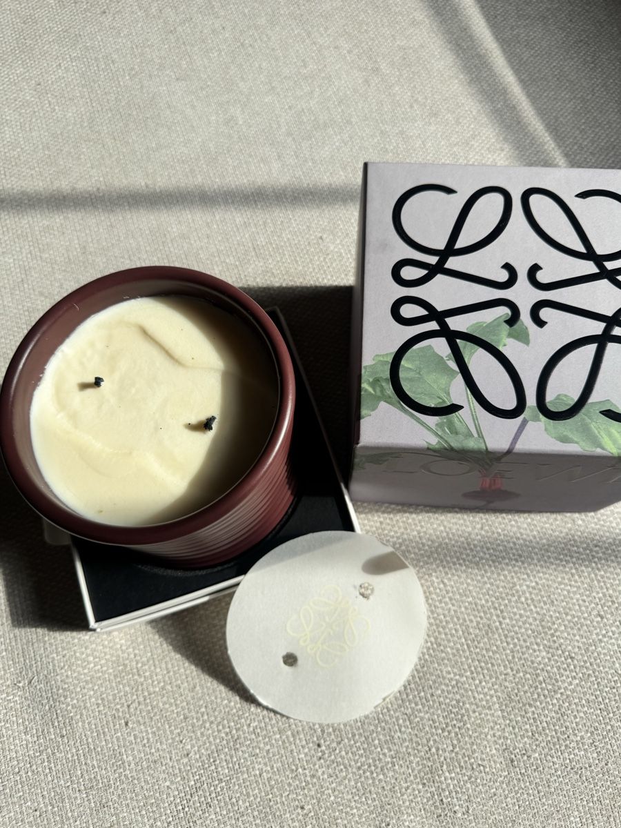 Loewe Kerzen: Medium LOEWE Beetroot Kerze – Gebraucht aus Zürich von MHW23 2