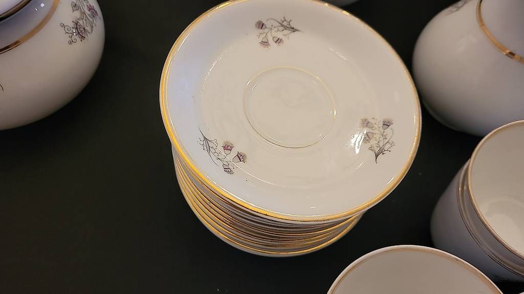 Set di piatti: Teeservice Vintage Mehrteilig – Usato da Münchenstein venduto da Flip_2405 3