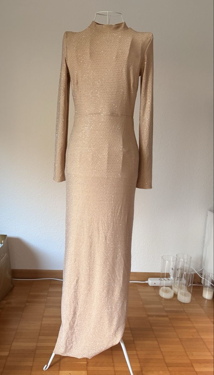 Robes: Abendkleid glitzer beige lang Grösse 34 – Neuf avec emballage d'origine à Kriens par dajaxoxo