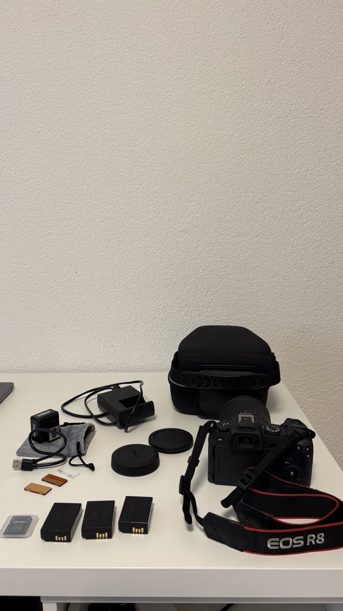 Canon Fotocamera: Cannon R8 Kit  – Nuovo (secondo la descrizione) da Emmenbrücke venduto da edm_87nn 1