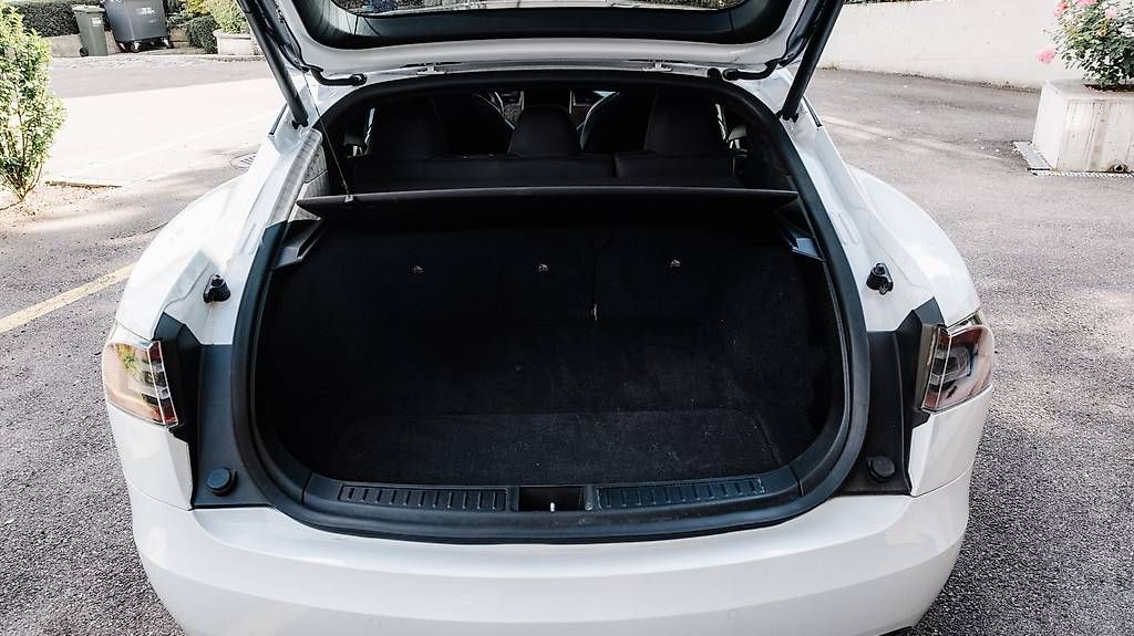 Tesla Automobili: TESLA Model S Long Range Raven – Usato da Zürich venduto da jessecuster 2