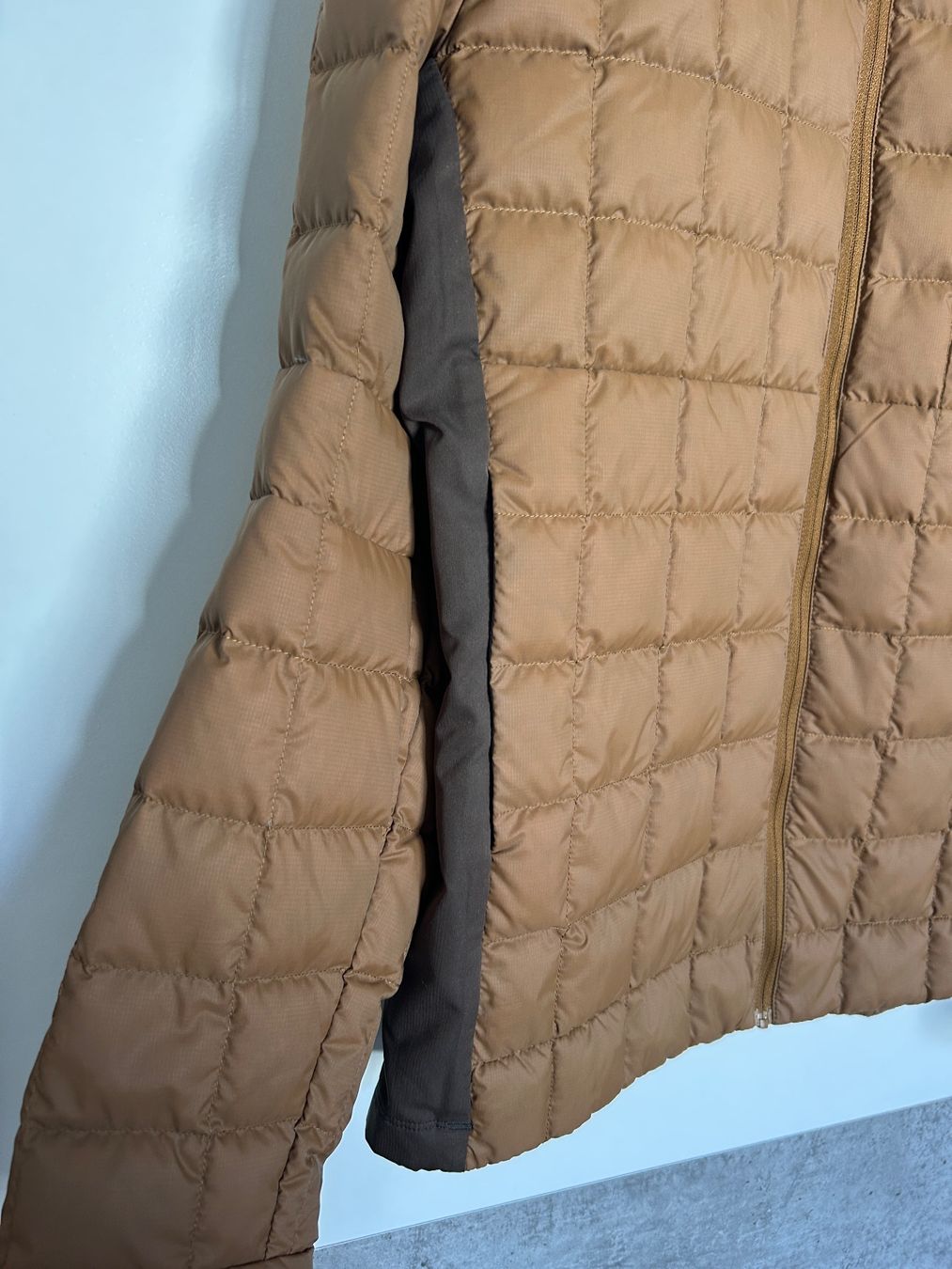 Arcteryx Giacche: Daunenjacke Arcteryx, Grösse M – Nuovo (secondo la descrizione) da Niederglatt ZH venduto da Julia_4 7