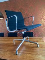 Eames EA 108 Bürostuhl von Vitra in Hopsak Schwarz