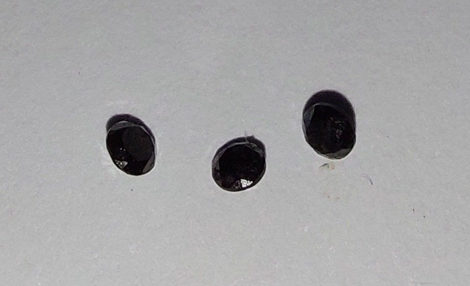 Pietre preziose: 3 schwarze Brillanten 2.0mm Durchmesser – Nuovo (secondo la descrizione) da Klingnau venduto da Tamina5 2