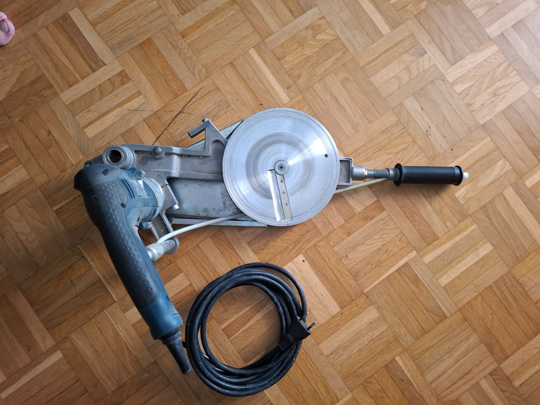 Geberit Tutti gli attrezzi: Geberit Elektrohobel	359.047.P3.1 – Usato da Reinach BL venduto da flurine