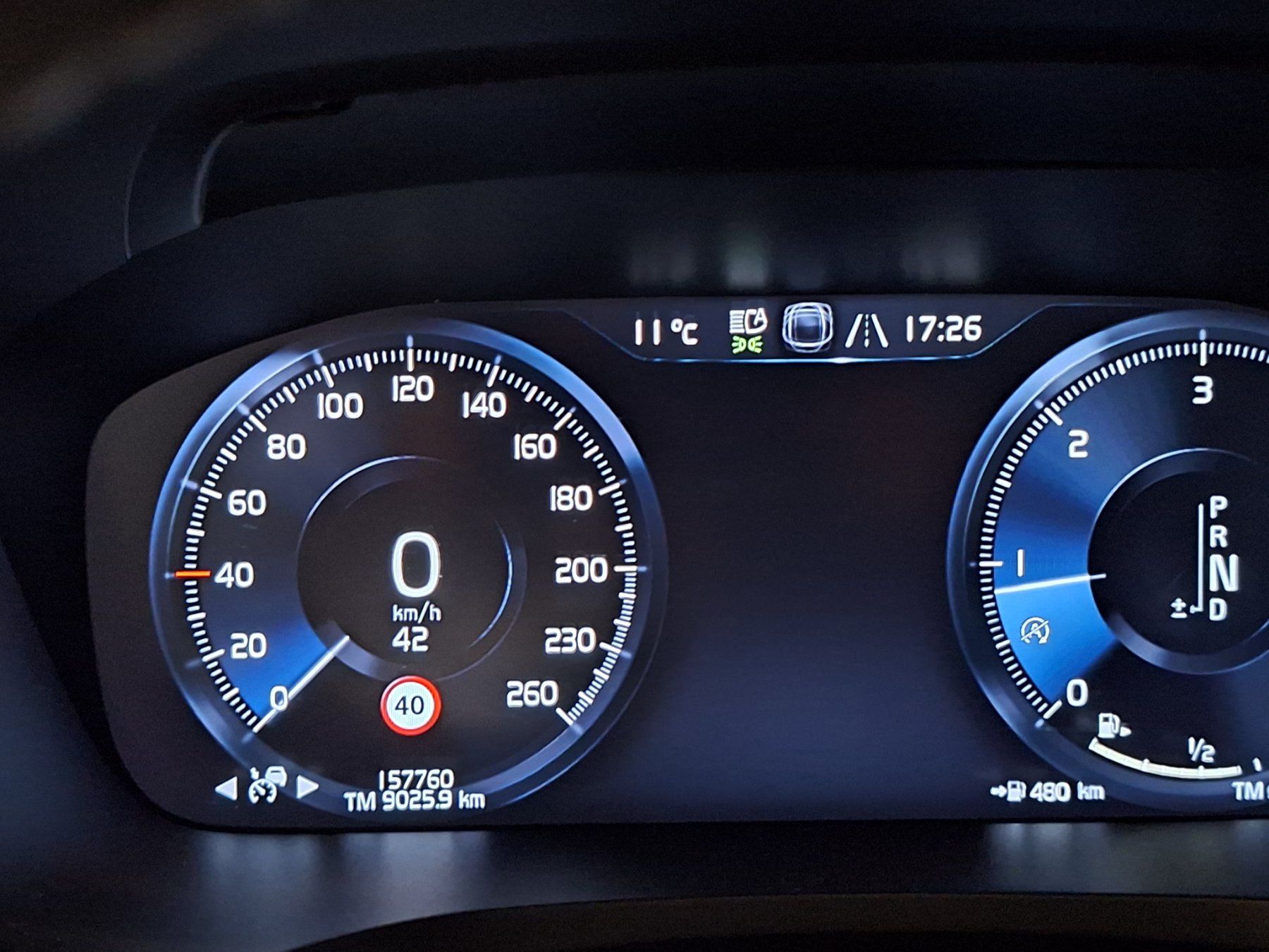 Volvo Automobili: Volvo V60 2.0 D4 R-Design AWD – Usato da Bern venduto da HSBZaeune 8