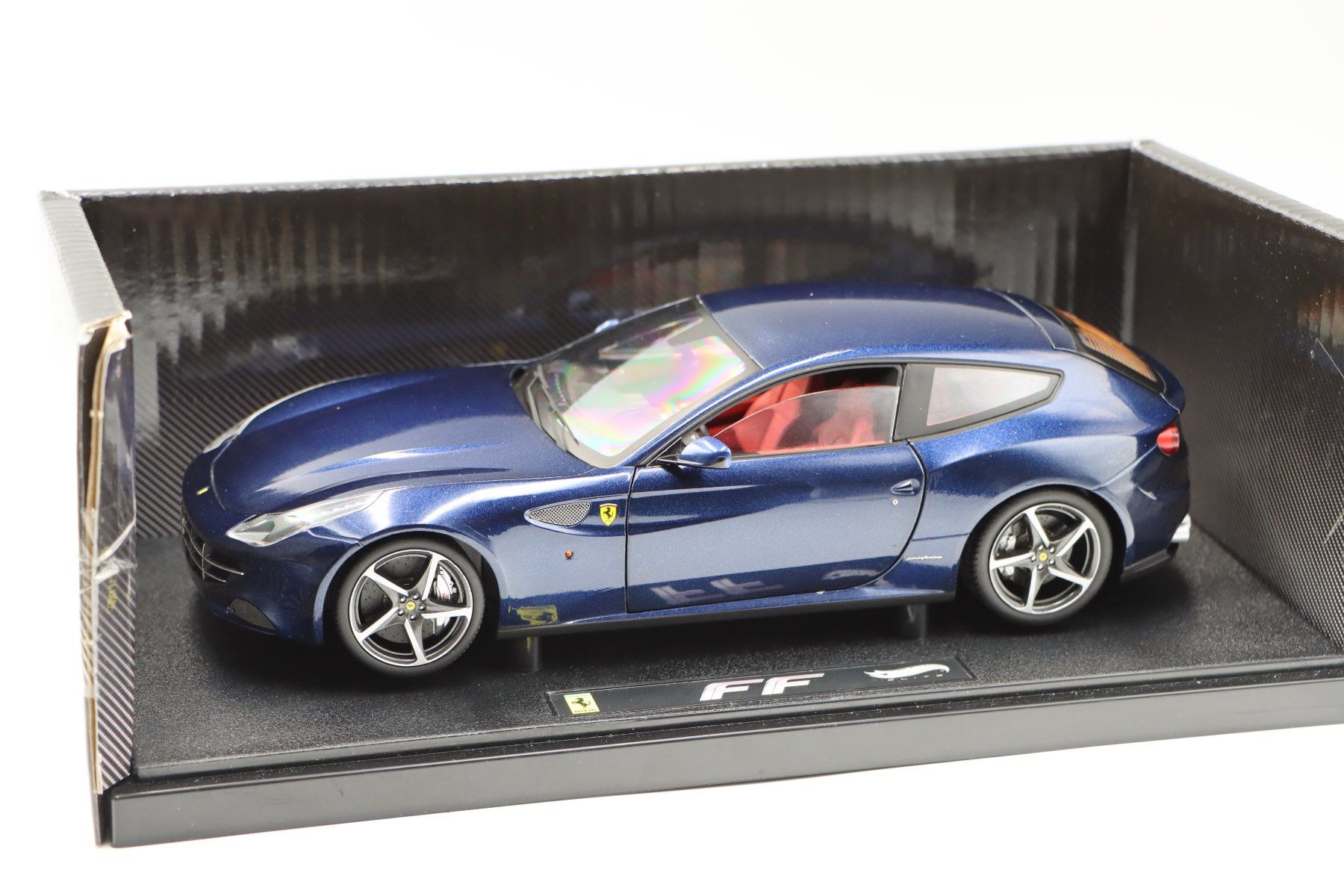 Ferrari Modellautos: Ferrari FF 2011 1:18 Hot Wheels Elite – Gebraucht aus Bühl b.Aarberg von modelldiecast 2