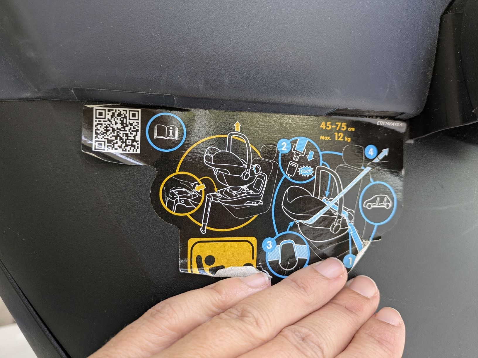 Maxi-Cosi Sièges auto: Maxi-Cosi Pebble Plus mit Isofix Station – D'occasion à St. Gallen par Lila_238 8