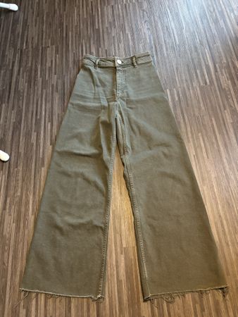 Grüne Hose mit weitem Bein, Top Zustand!