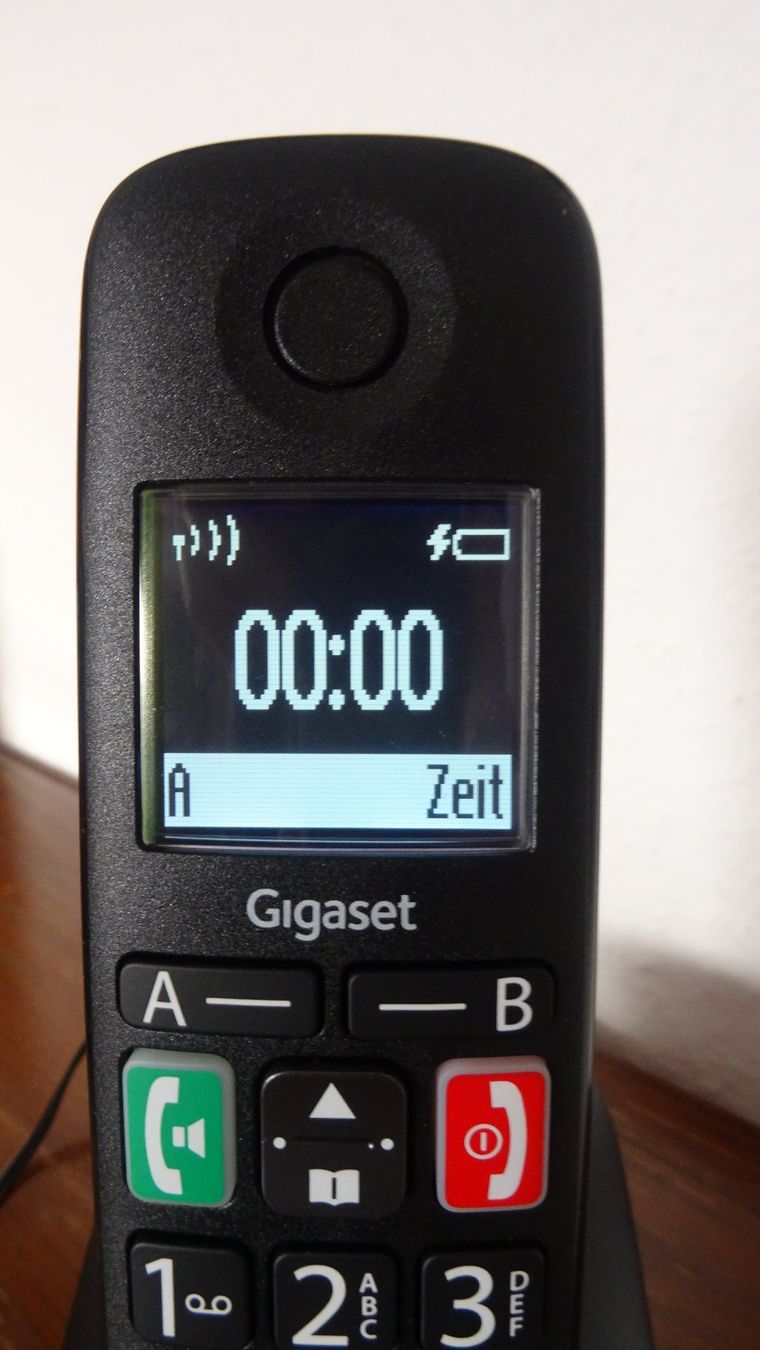 Gigaset Telefoni: Gigaset E290 Schnurloses Festnetztelefon – Usato da Solothurn venduto da w_keller_2008