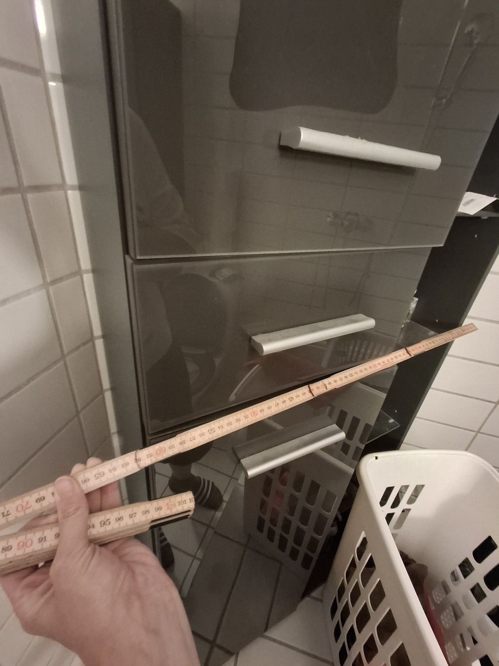 Armadi: möbel hochglanz mit glastablare – Usato da Herzogenbuchsee venduto da nro_z587 2
