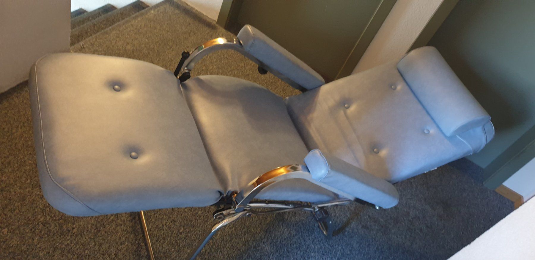 Fauteuils de soin: Kosmetik Stuhl oder Liegestuhl – D'occasion à Wynau par FusspflegeDebi 3