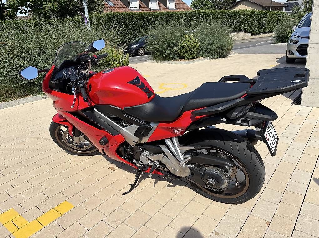Strada: Honda VFR 800F – Usato da Bussigny venduto da jer_55z8 4