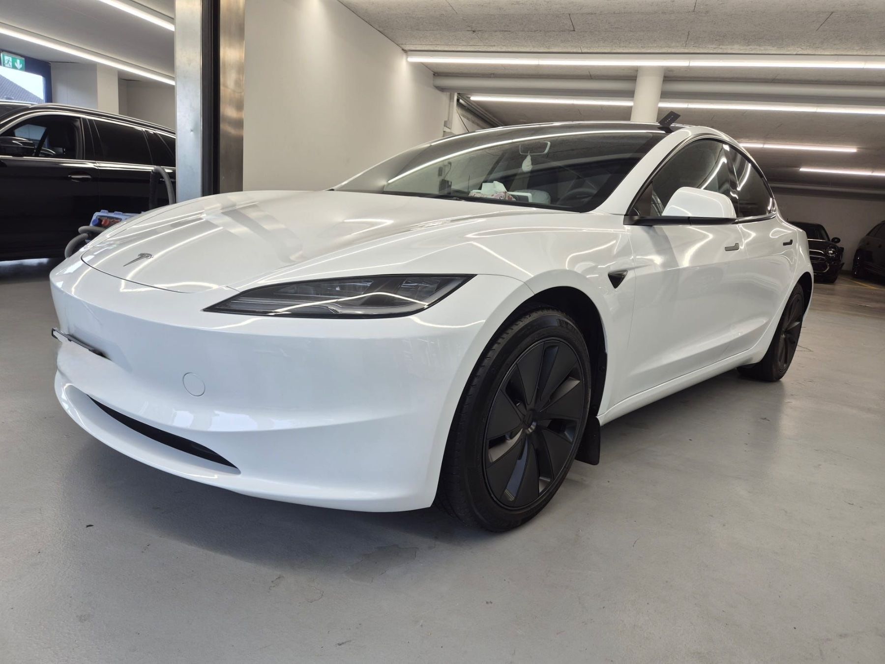Tesla Automobili: Tesla Model 3 Highland, duo motor, long range – Usato da Dübendorf venduto da xce_m8qq 2