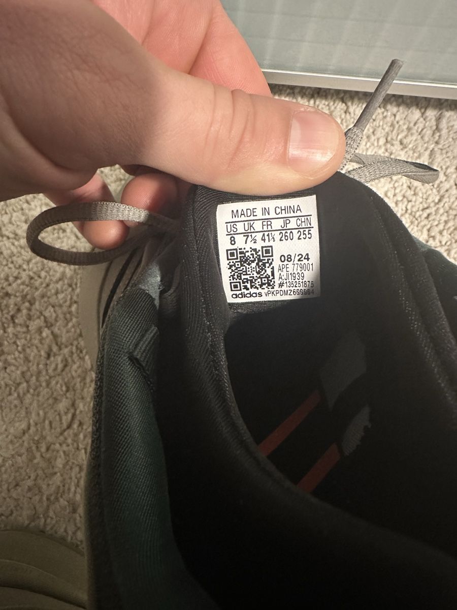 Adidas Scarpe da uomo: Adidas DAME 9 LOW SHOES  size 41 – Nuovo (secondo la descrizione) da Küssnacht am Rigi venduto da 37Artem 2