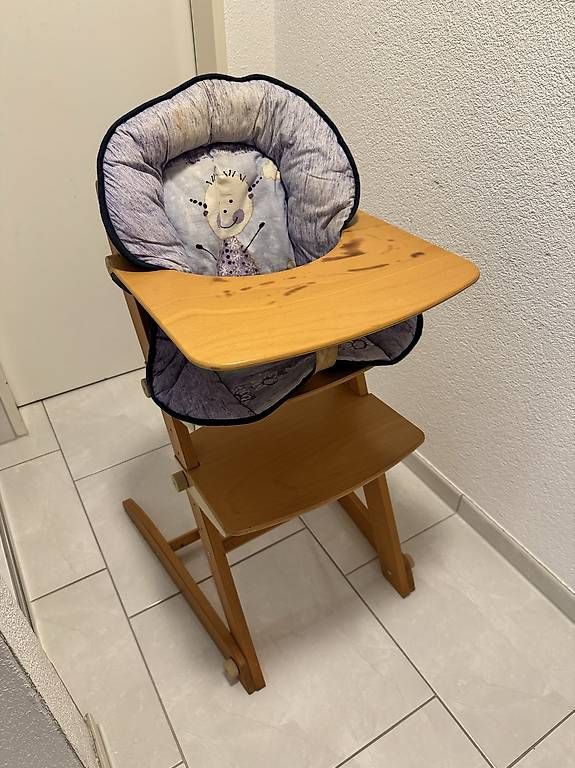 Hochstühle: Kindersitz mit Sitzkissen – Gebraucht aus Berikon von Pmhb