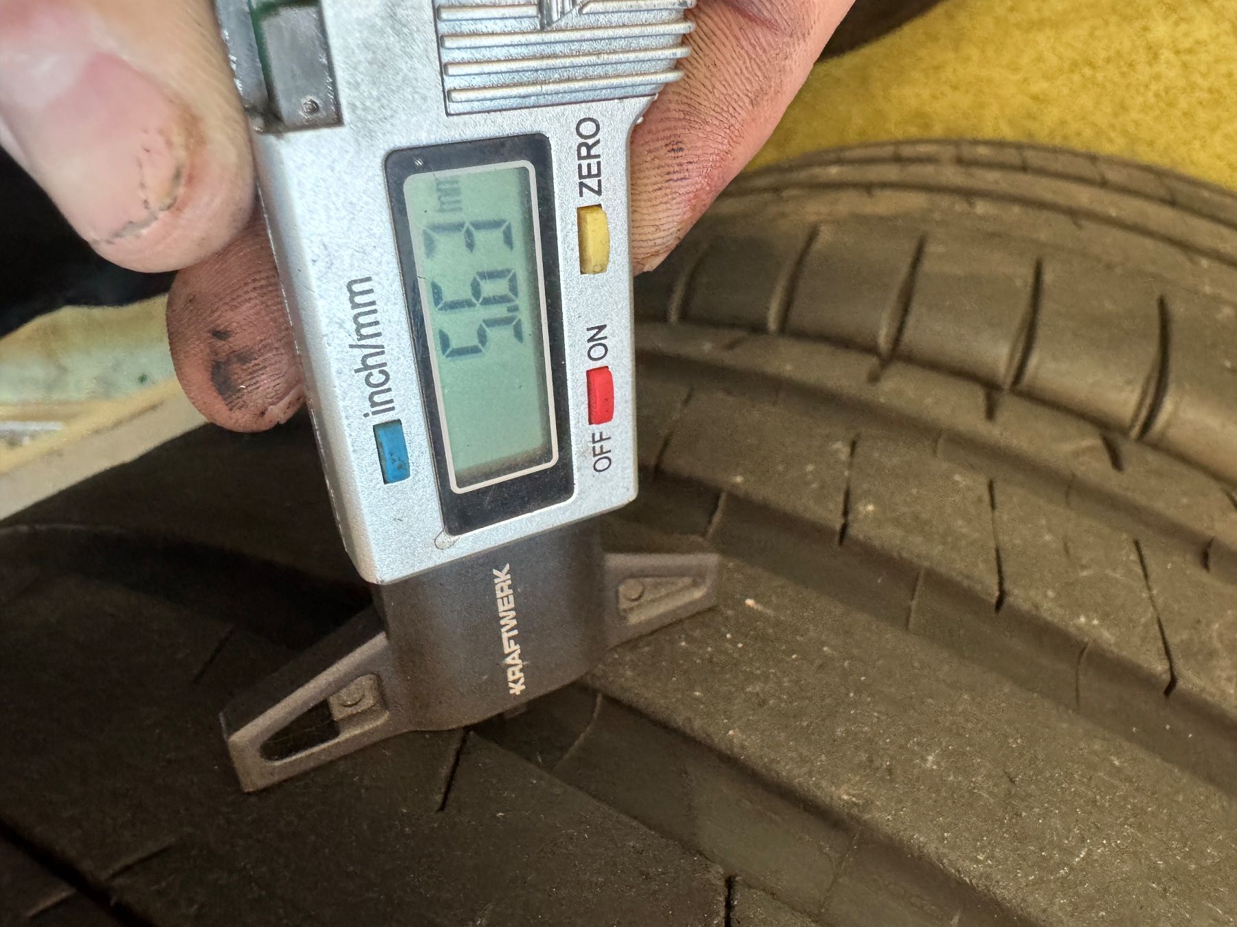 Michelin Pneus & Kompletträder: 245/35R19 – Gebraucht aus Widen von Dinero02 1