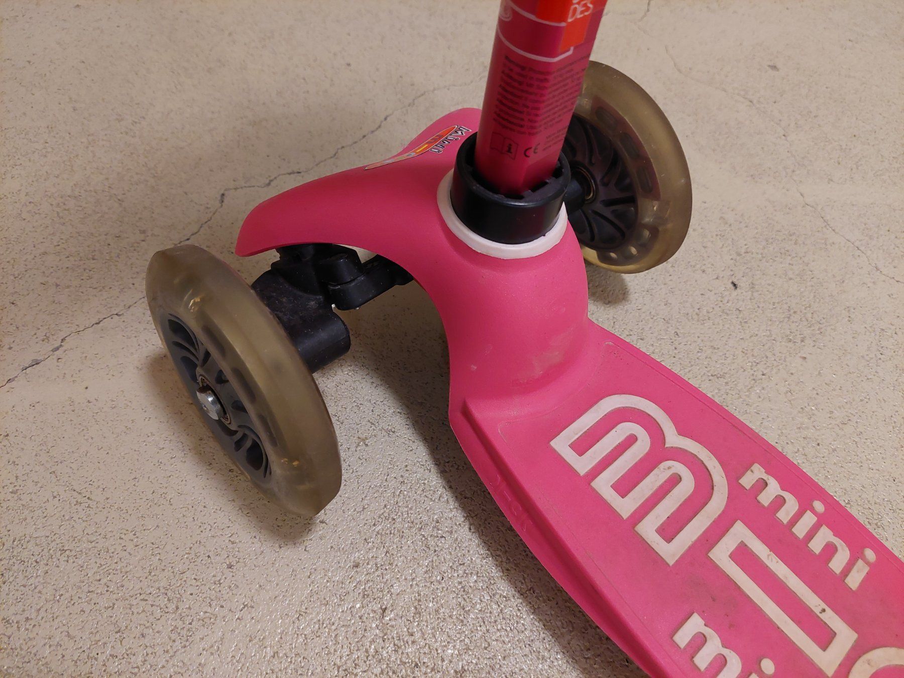 Micro Kickboard: Mini Micro Deluxe Magic Light Scooter mit Ersatz LED's – Usato da Wetzikon ZH venduto da roegoe123 2