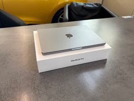 Apple MacBook Pro (M1 Pro) / silber / 512 GB SSD / 14-inch