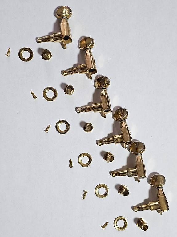 Strumenti musicali: Original gold tuning machines from a 1990s Samick guitar – Usato da Lausanne venduto da ale_6c5g 1
