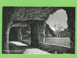 Axenstrasse mit Flüelen und Bristenstock