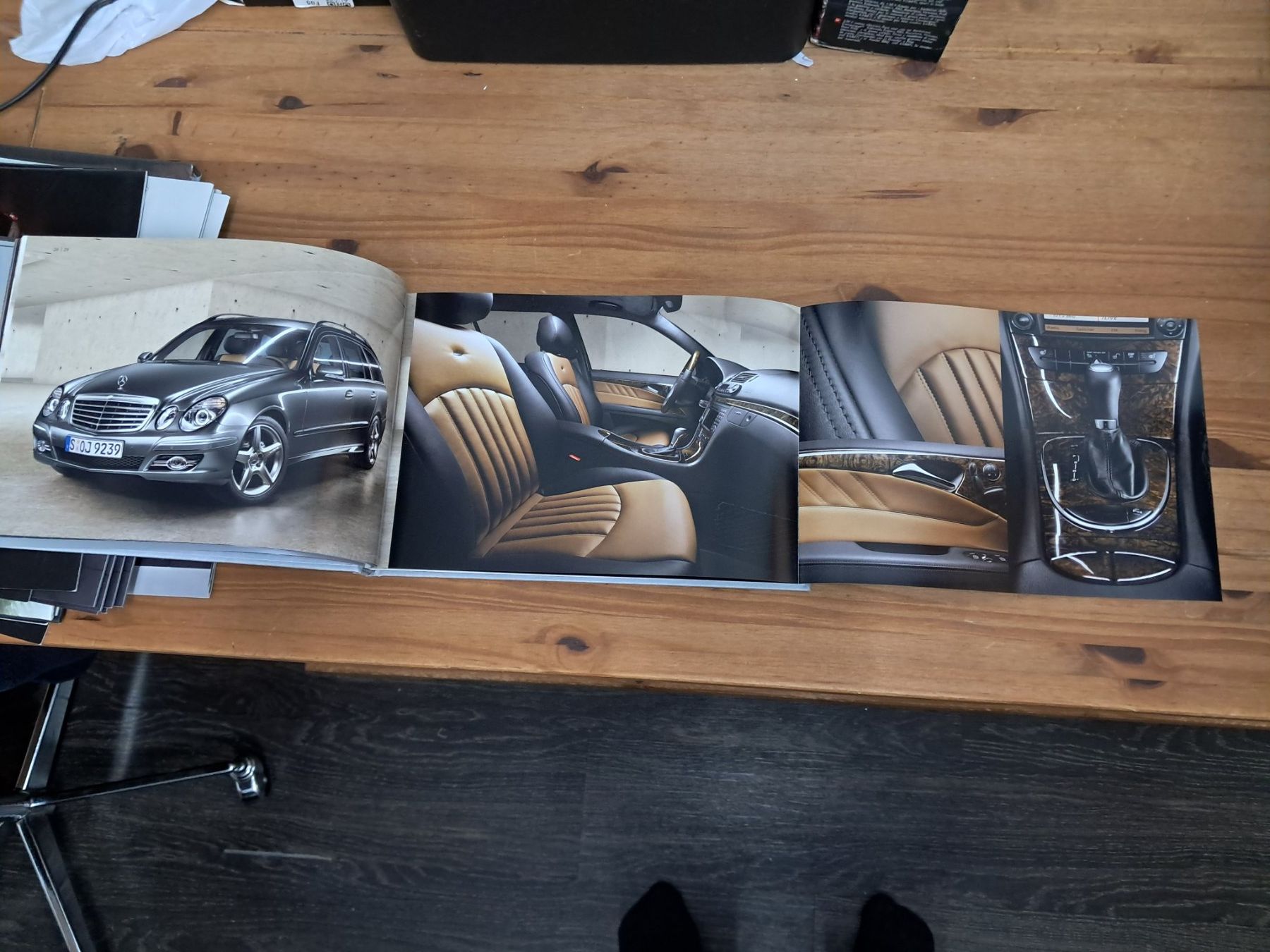Mercedes-Benz Documenti: Livre présentation Mercedes – Nuovo (secondo la descrizione) da les brenets venduto da Laguille 2