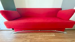 Rotes Bettsofa zum Ausziehen