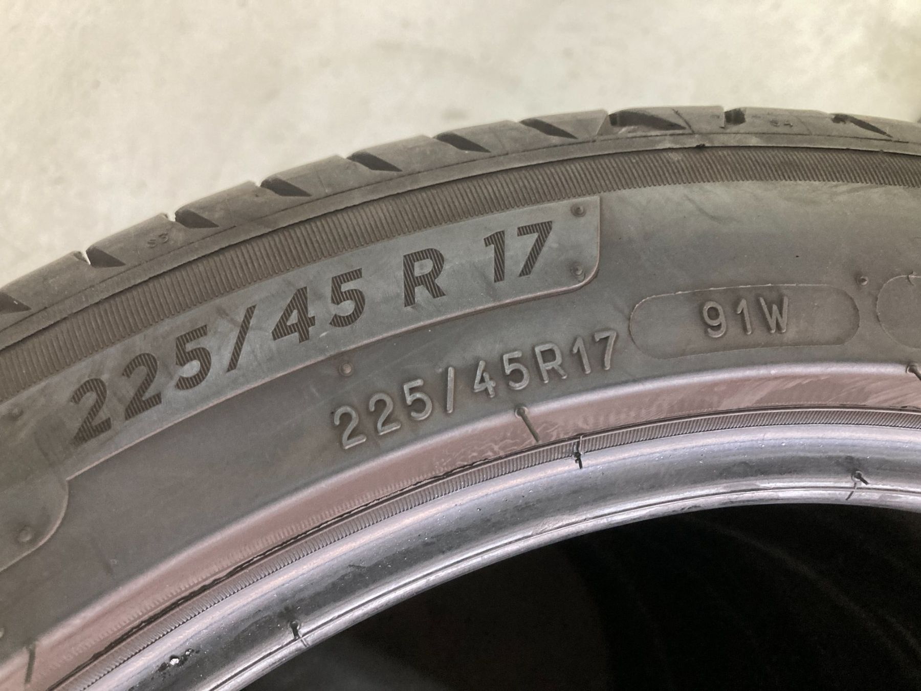 Michelin Pneus & Kompletträder: 225/45R17 Sommerpneu Michelin – Gebraucht aus Cham von WB2223 1