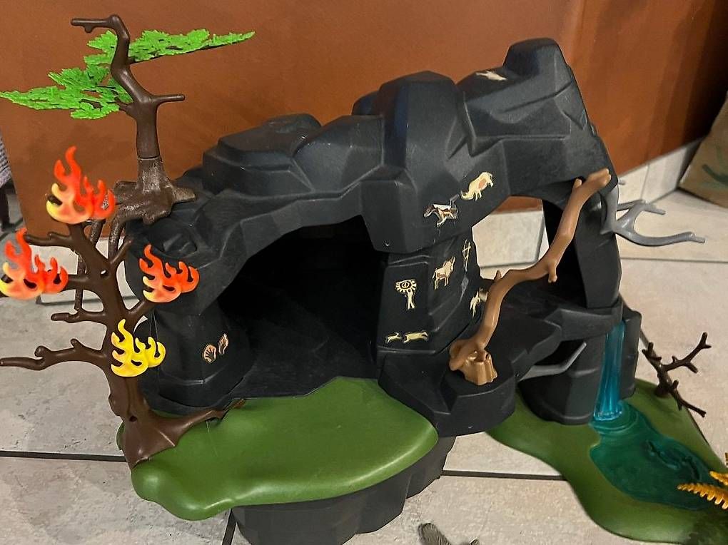 Playmobil Giocattoli: grosse Steinzeithöhle von Playmobil – Usato da Hirschthal venduto da rooblue 3
