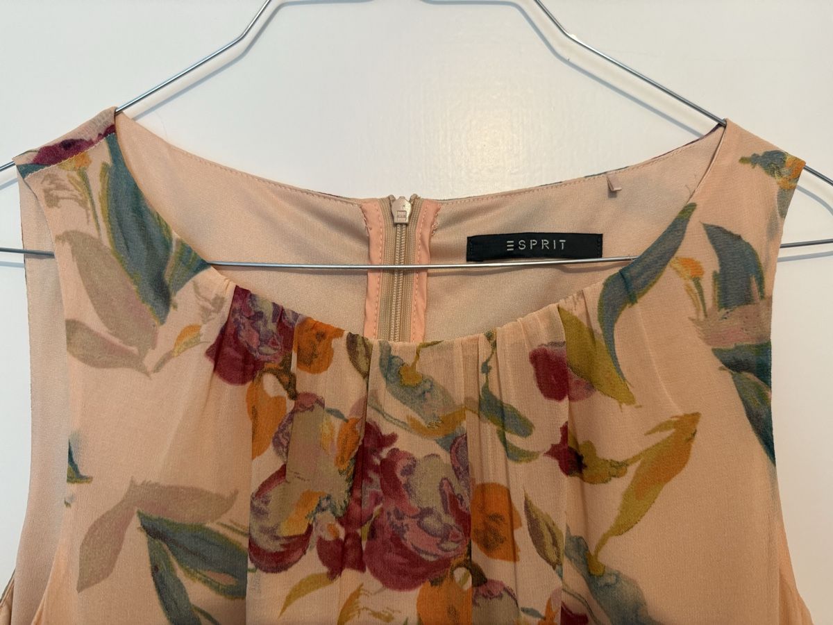 Esprit Vestiti: Esprit; SOMMERKLEID MIT BLUMENMUSTER – Nuovo (secondo la descrizione) da Winterthur venduto da ell_j7wr 4