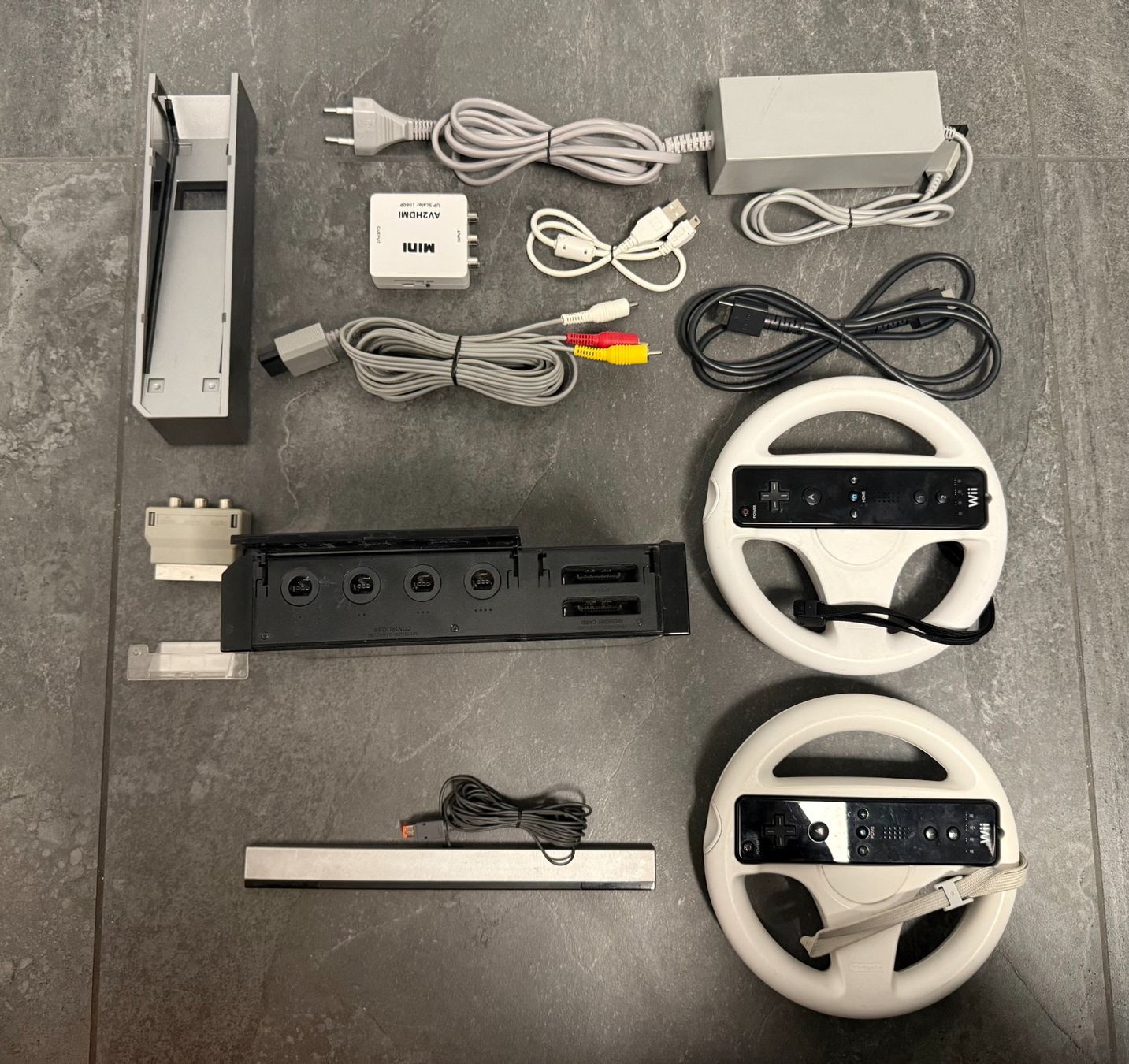 Nintendo Console: Nintendo Wii - Console – Usato da Pont-de-la-Morge venduto da Darfal 1