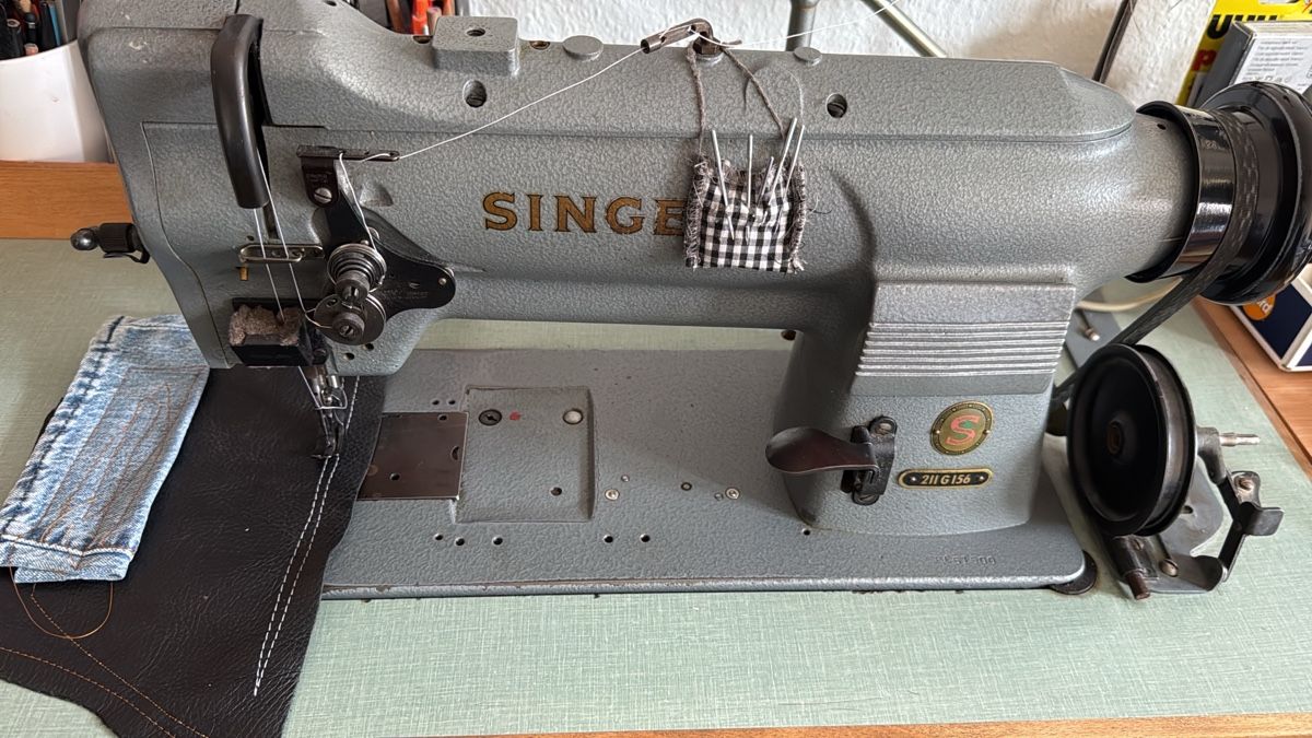 Singer Macchine da cucire: Machine à coudre singer – Usato da Genève venduto da fatima.t 1