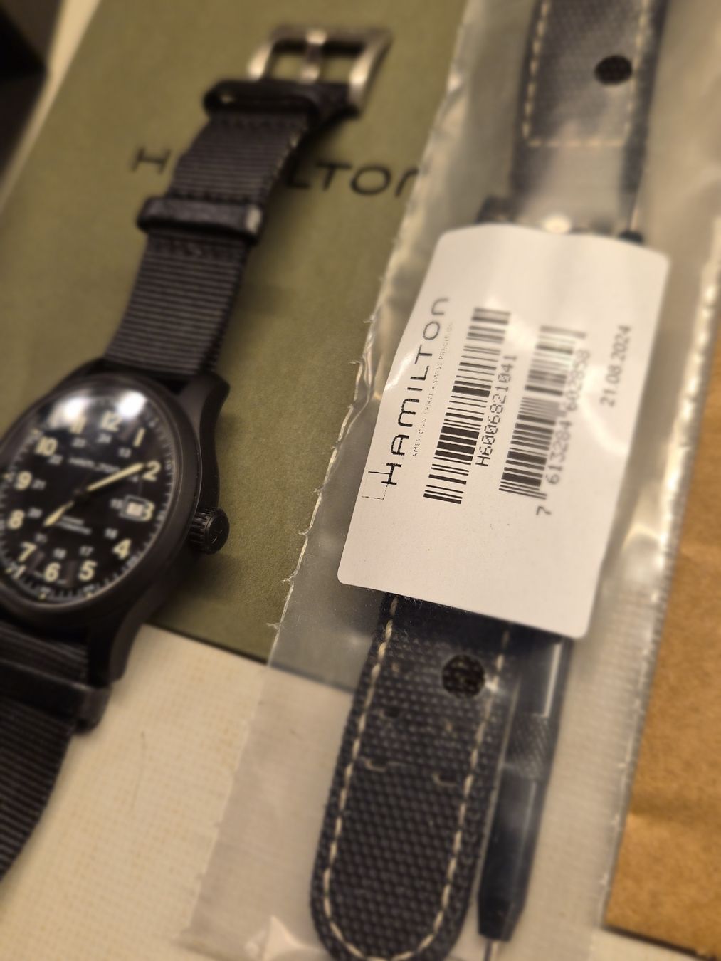 Hamilton Montres: Hamilton Khaki Field Titanium Automatic – D'occasion à Oberglatt ZH par Hamilton 1