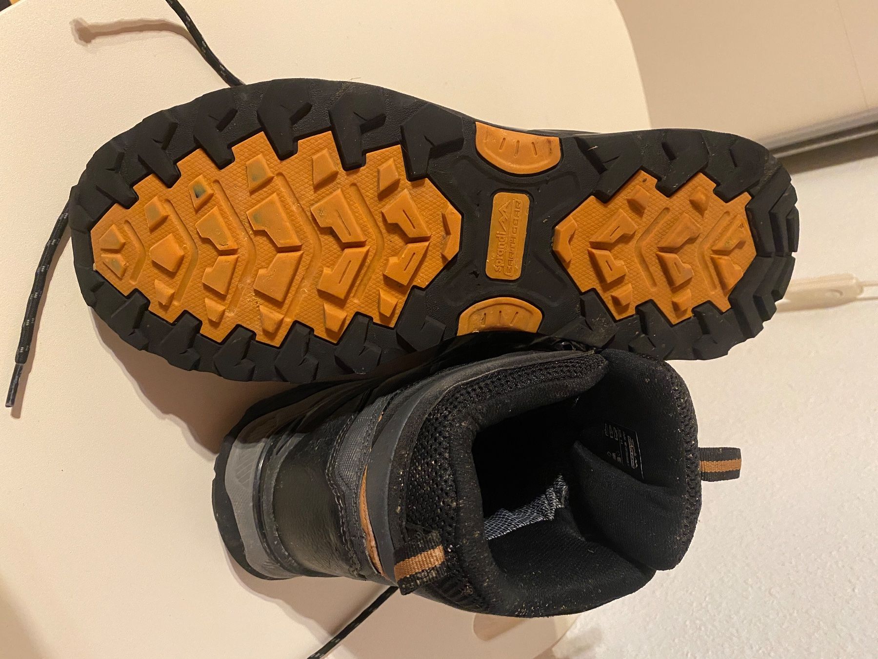 Scarpe da uomo: Robuste, wasserdichte Wanderschuhe, Gr. 44, wenig gebraucht – Usato da Brislach venduto da hueg54 2