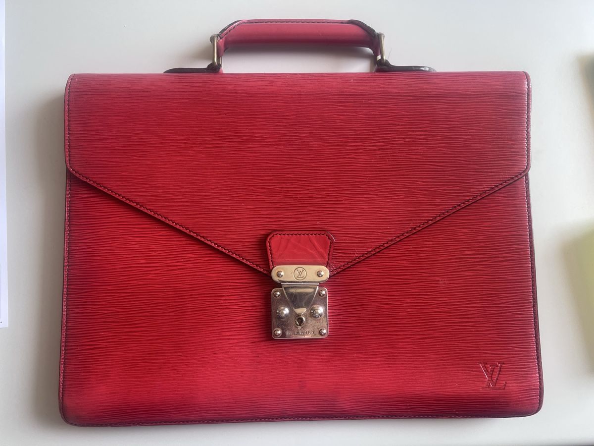 Louis Vuitton Koffer & Taschen: Sacoche Louis Vuitton – Gebraucht aus Cossonay-Ville von BillyMeyer94