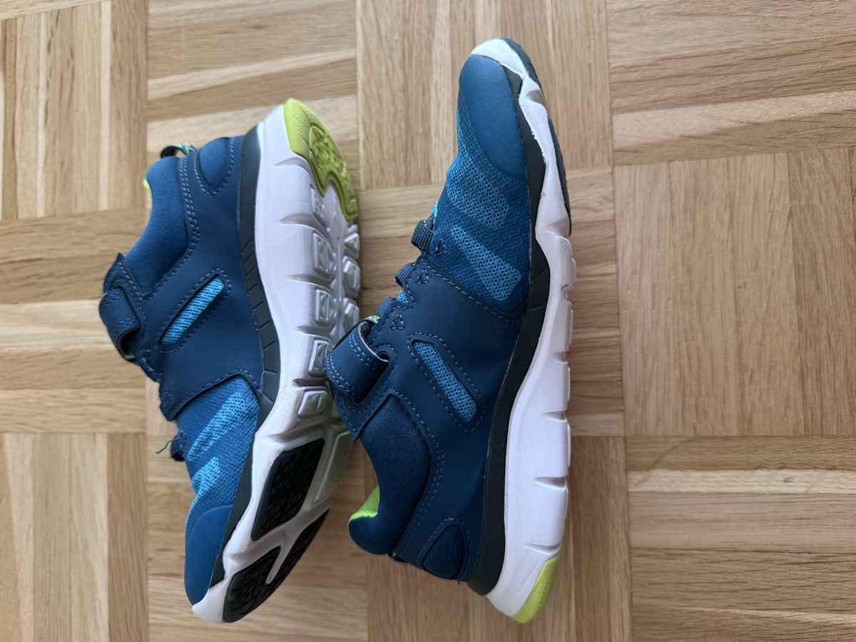 Decathlon Schuhe für Jungen: Hallenschuhe Newfeel Grösse 30 – Gebraucht aus St. Gallen von kara_24 3