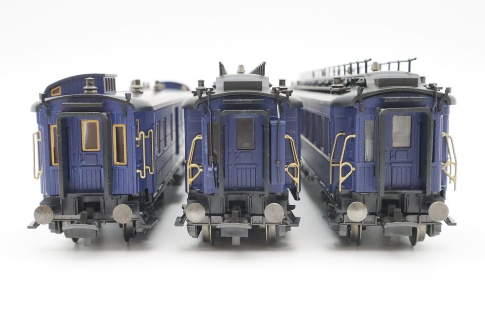 Trix Modelleisenbahnen: Trix 23795, 96, 97 CIWL Personenwagen H0 DC – Gebraucht aus Basel von Railfun 4