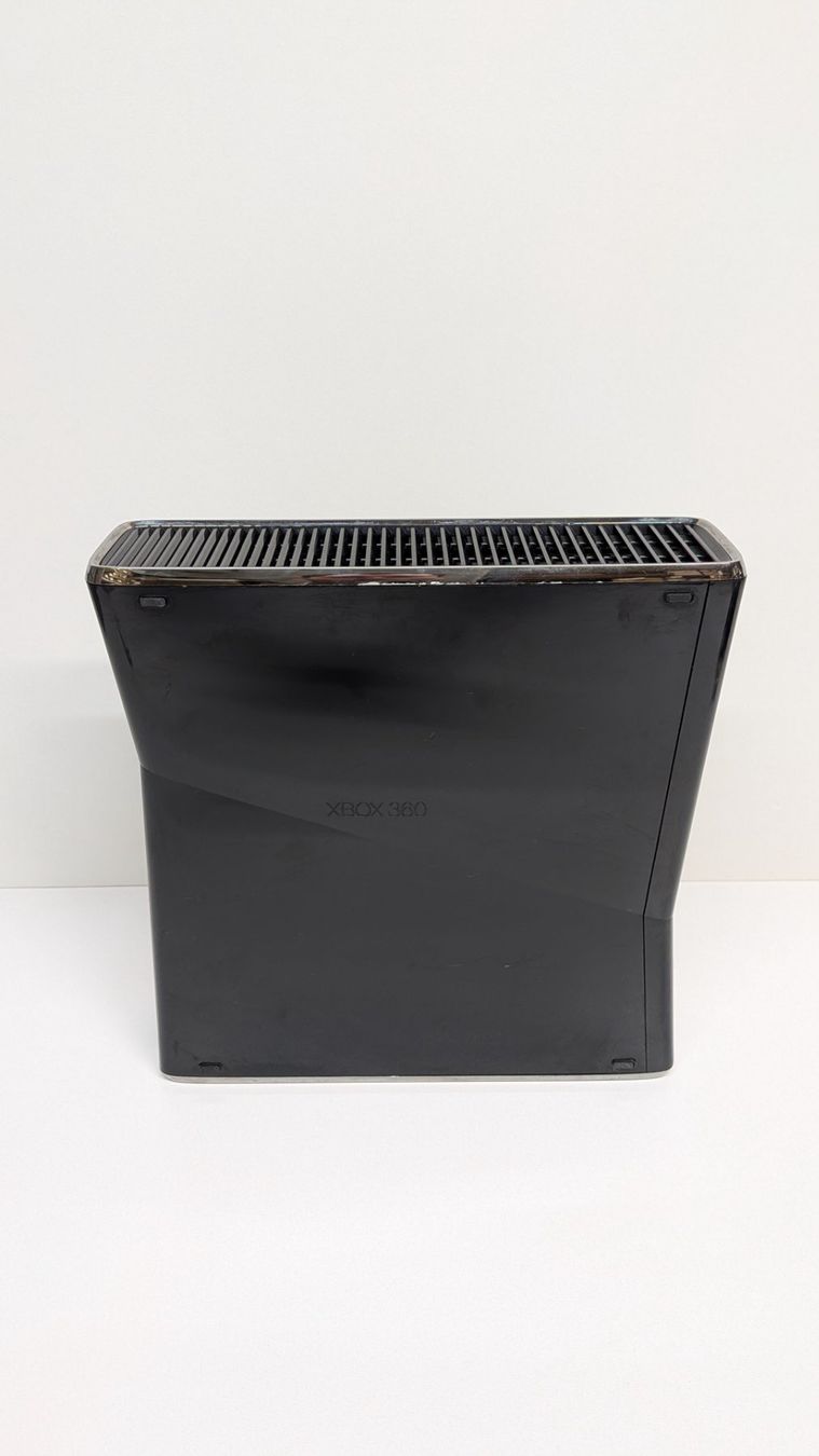 Microsoft Konsolen: Microsoft Xbox 360 S inkl. 2 Controller – Gebraucht aus Menziken von mame18 7