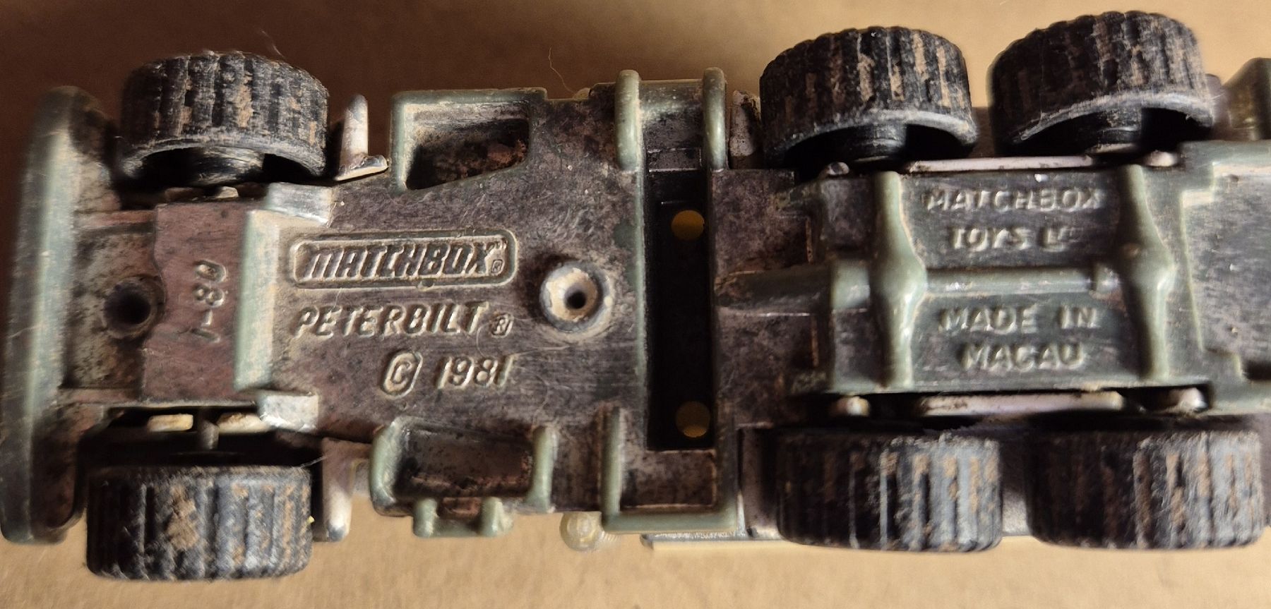 Matchbox Modellini d'auto: Matchbox Peterbilt Tanklaster Amoco 1981, Bespielt! – Usato da Halten venduto da GiMu.84 6