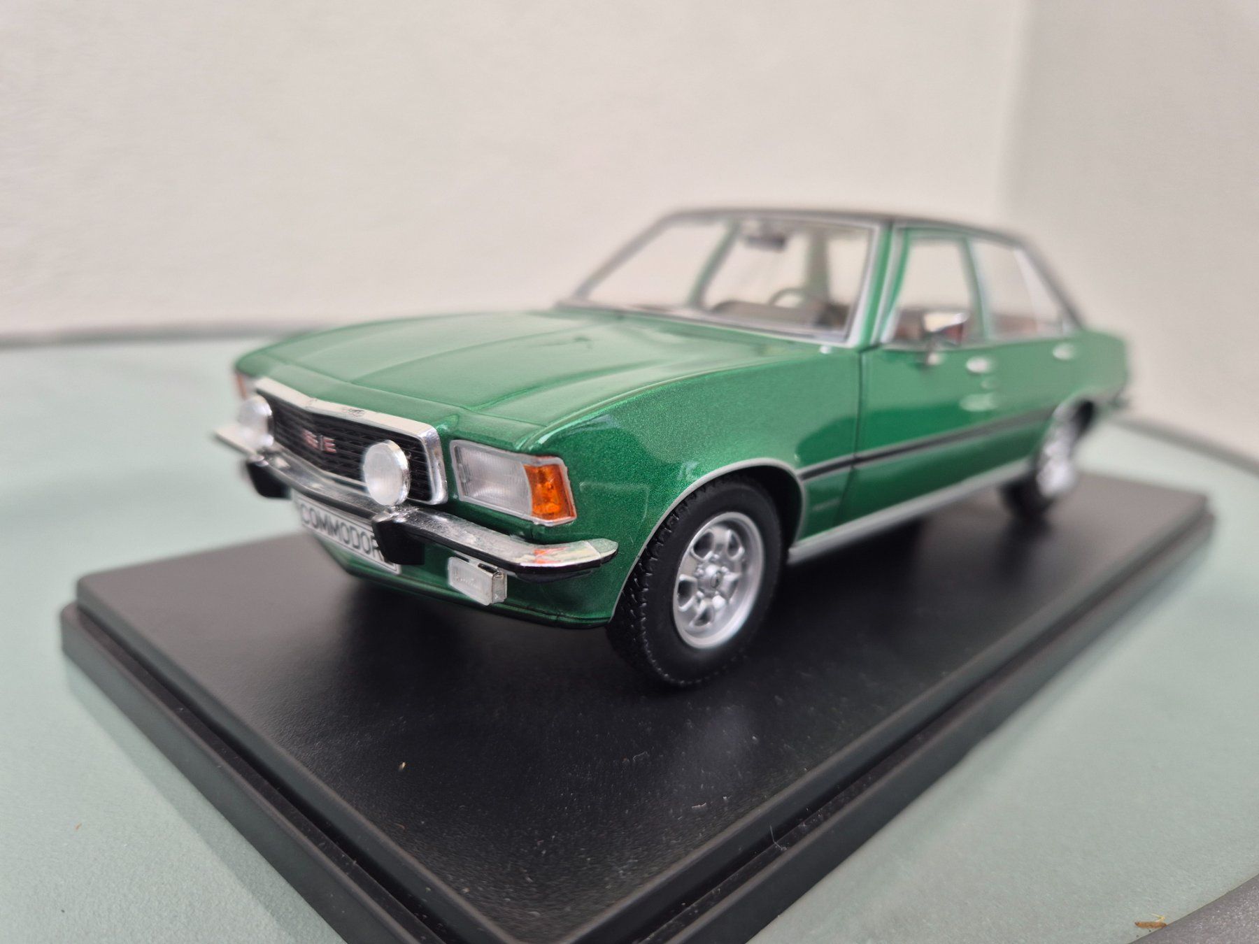 Opel Voitures modèles: Opel Commodore GSE 1:24 – D'occasion à Oberbuchsiten par laffite54 1