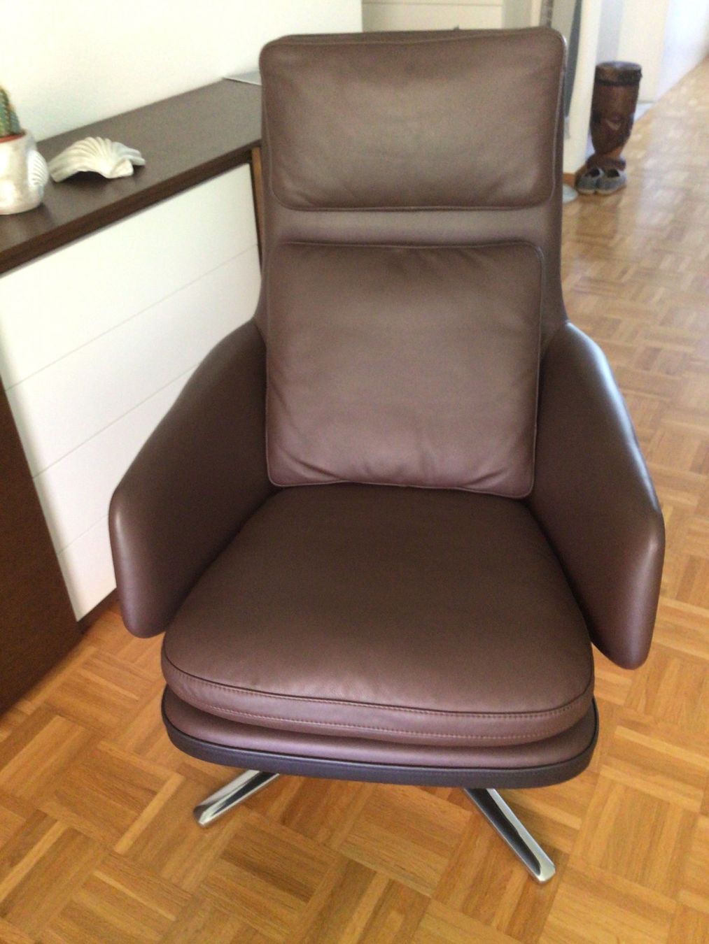 Vitra Poltrone: Vitra Grand Relax mit Ottoman – Nuovo (secondo la descrizione) da arth venduto da Tasalo 2
